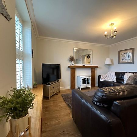 The Cosy Cottage Retreat! Perfect For Contractors, Relocators, Getaway Llantrisant  Extérieur photo